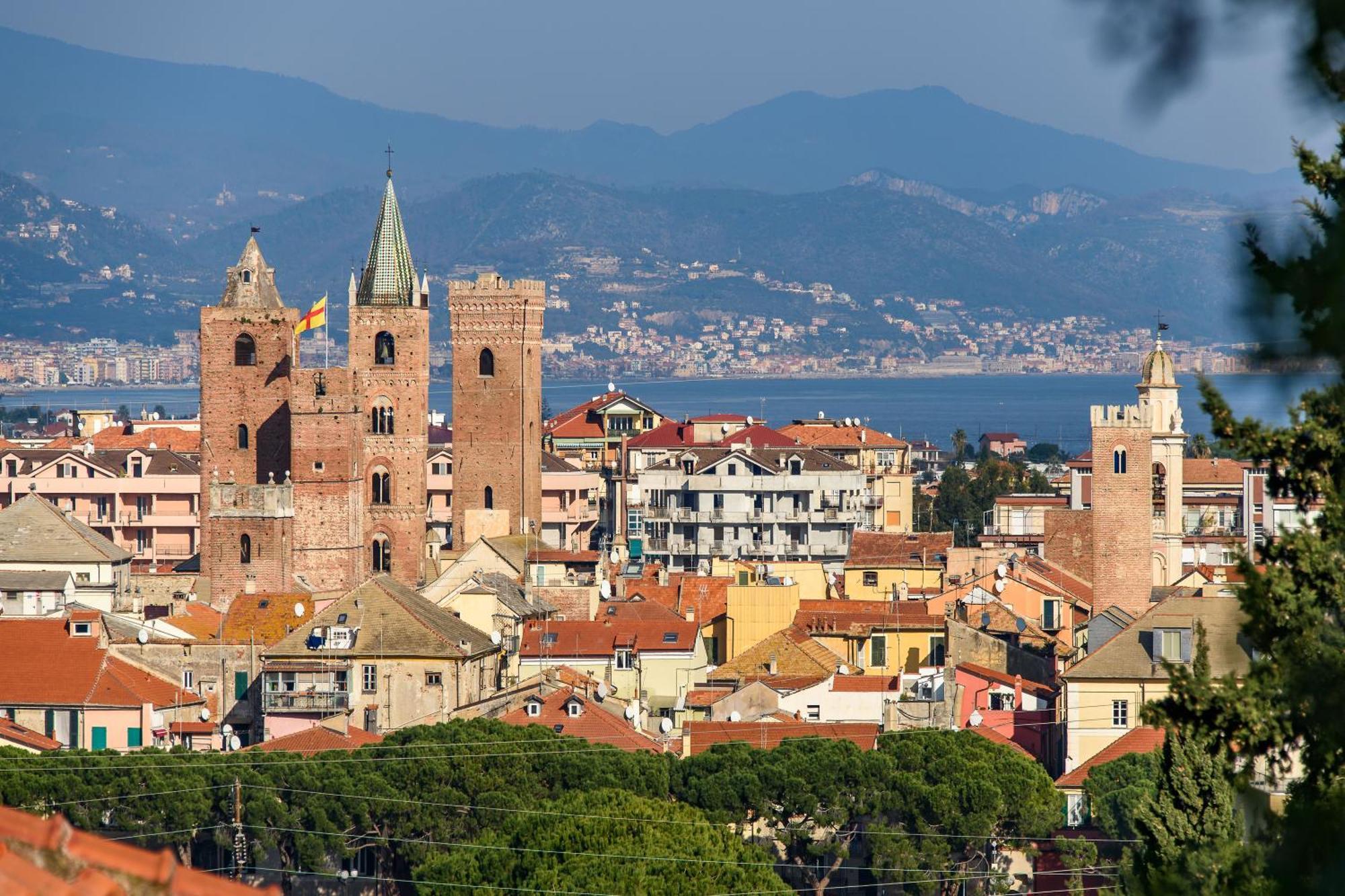 La Casetta Sull'Albero 900M From The Sea - Happy Rentals Albenga Extérieur photo