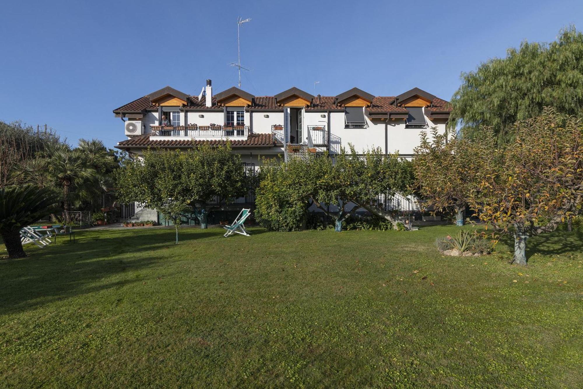 La Casetta Sull'Albero 900M From The Sea - Happy Rentals Albenga Extérieur photo